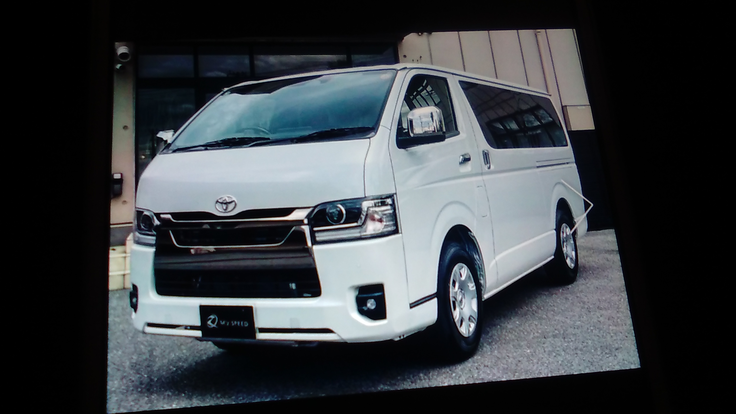 ハイエース 新型 最新情報 200系 外装